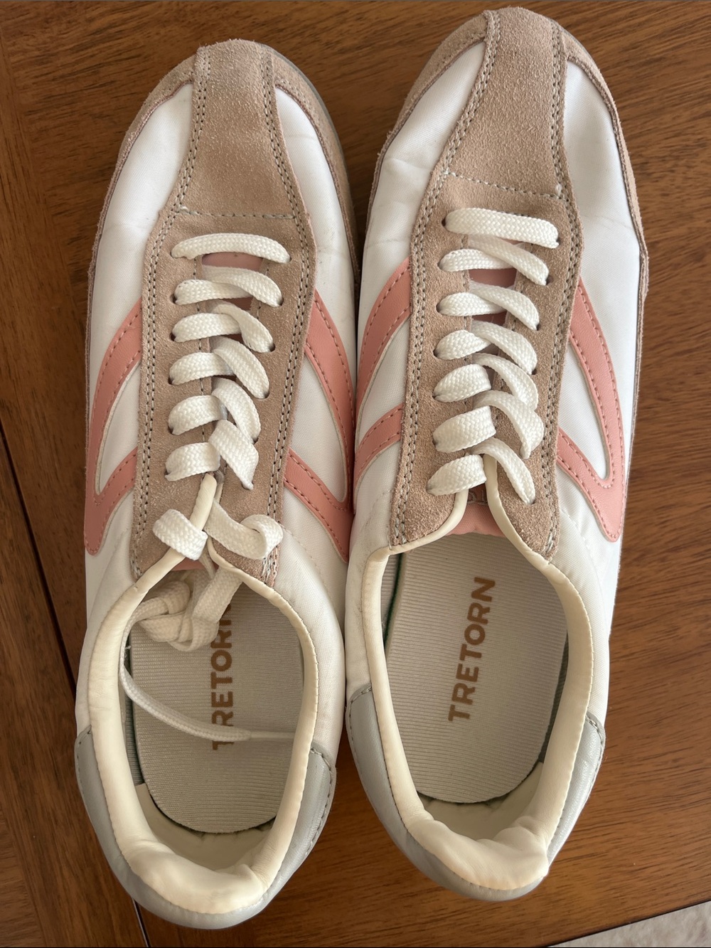 Tretorn Low-Top Sneakers in White, Blush & Beige Suede